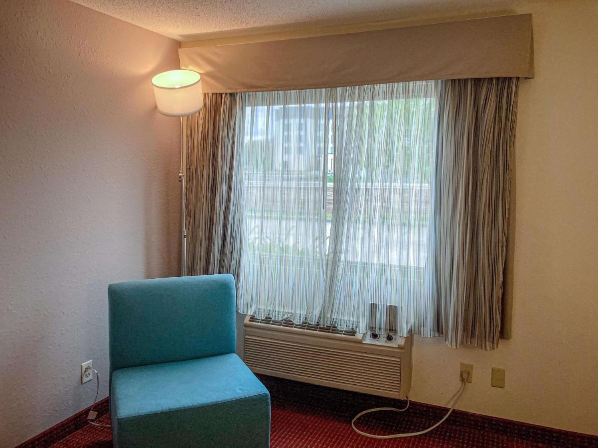 Motel 6 Elkhart, In Dış mekan fotoğraf