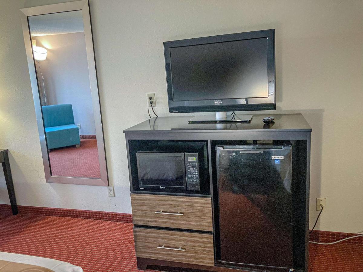 Motel 6 Elkhart, In Dış mekan fotoğraf