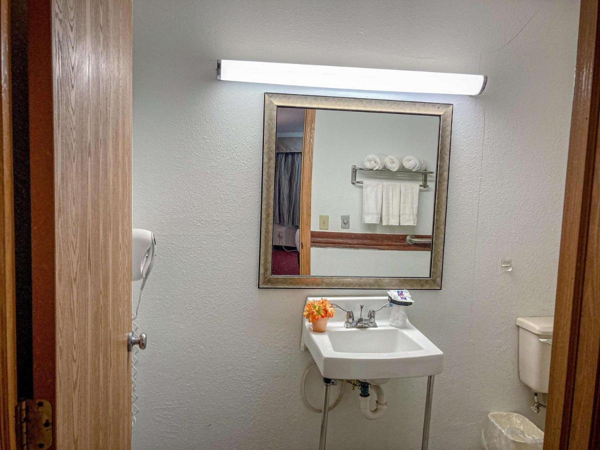 Motel 6 Elkhart, In Dış mekan fotoğraf